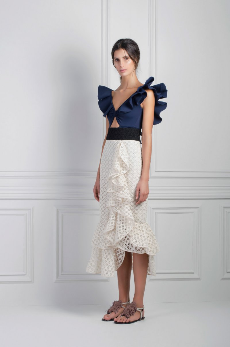 إيليستيفا<br />
<em>من موقع</em> <em>Shopbop.com</em><br />
&nbsp;