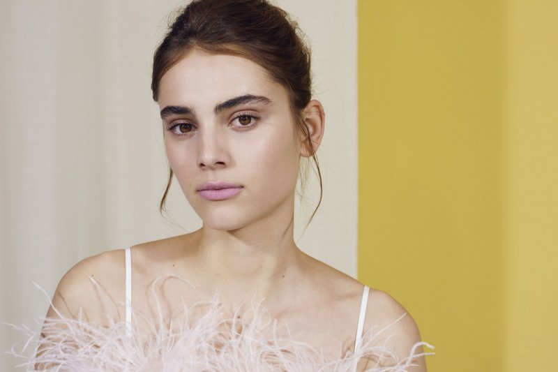 مارك كروس<br />
<em>متوفّرة في متجر هارفي نيكلز-دبي </em><br />
&nbsp;