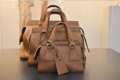 جورجيو أرماني يكشف عن حقيبة Le Sac 11 الحصريّة في ميلانو 