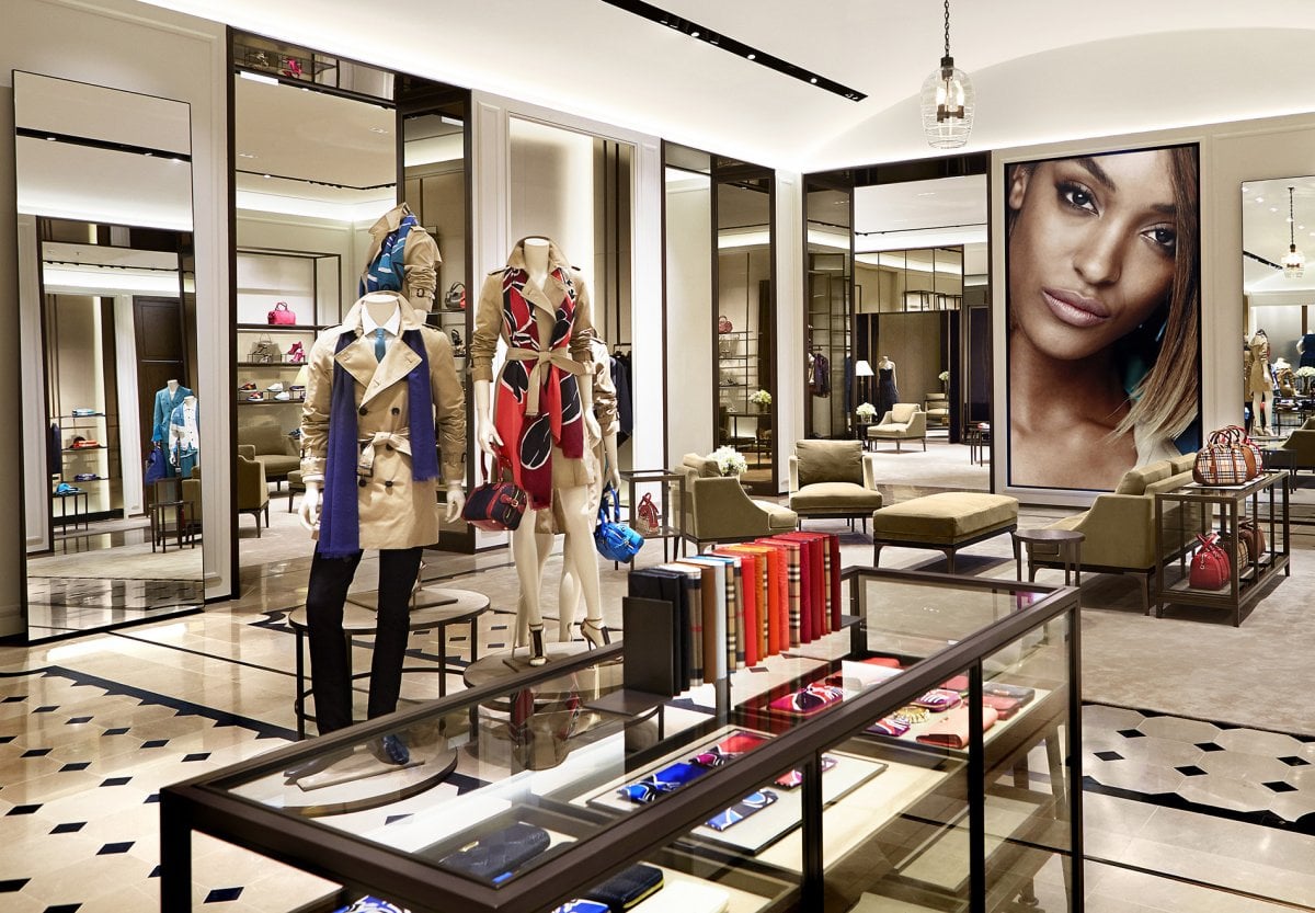 Burberry store uae 2025