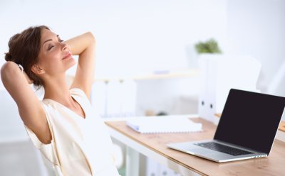 نصائح تمنحك لياقة بدنيّة لفصل الصّيف في راحة مكان عملك
