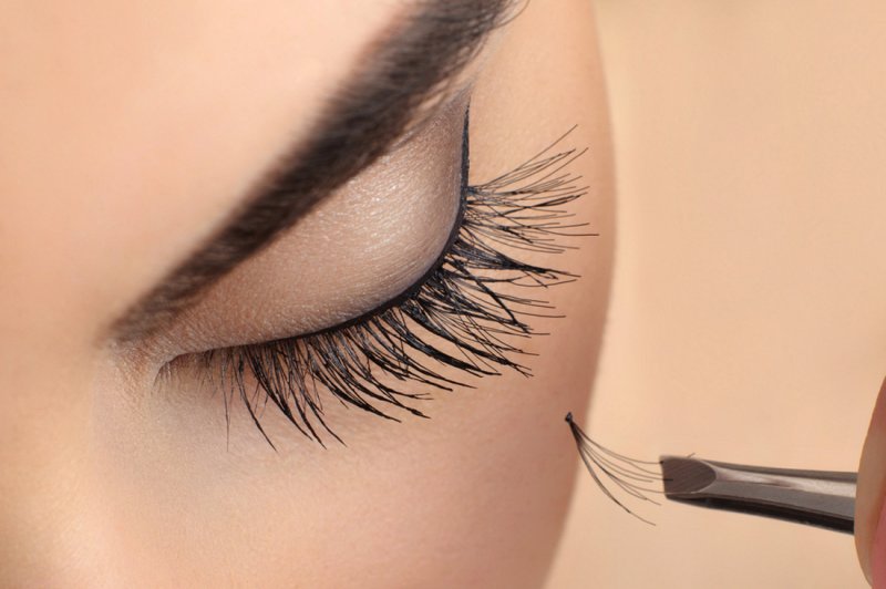How to Apply Individual Lashes
